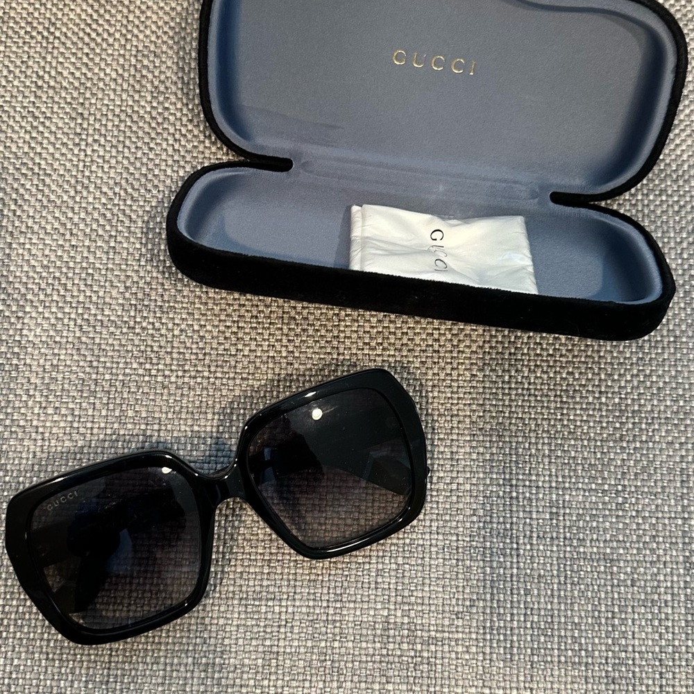 Gucci Black Oversized Square Sunglasses
